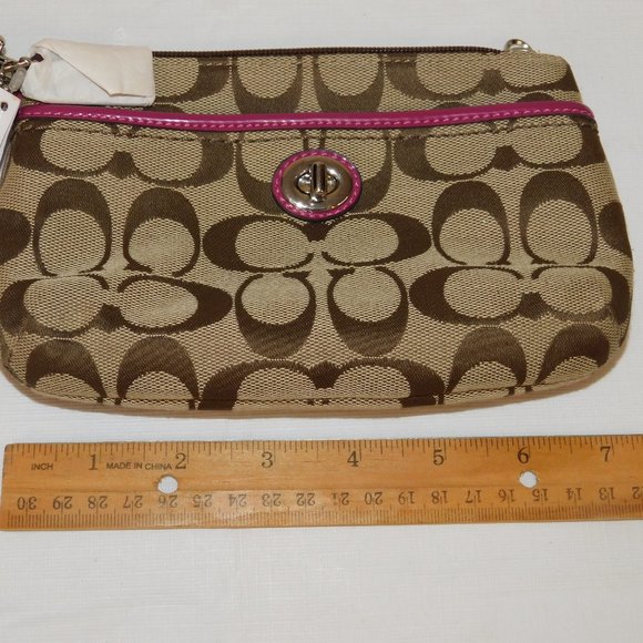 Coach Park Signature Style Medium Wristlet NWT - Picture 7 of 9